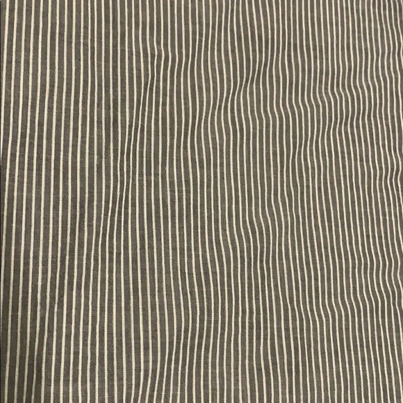 Small striped gray and white blouse - Picture 2 of 4